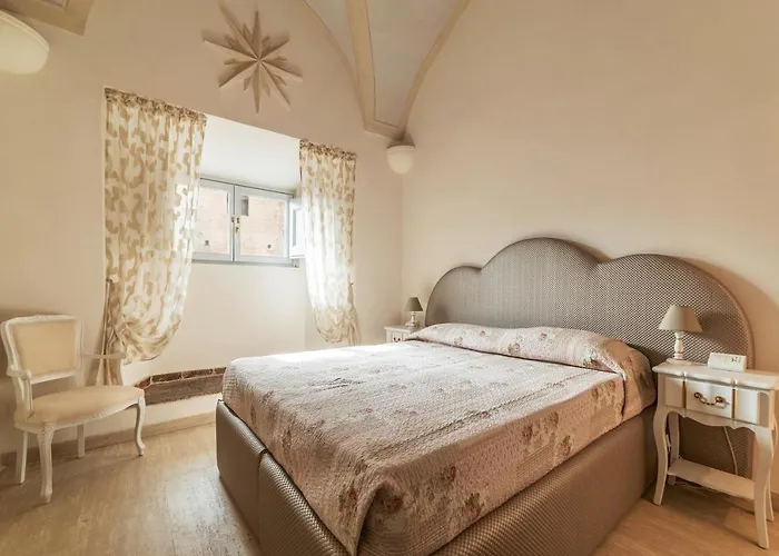 Palazzo Altieri Elegant Apartment