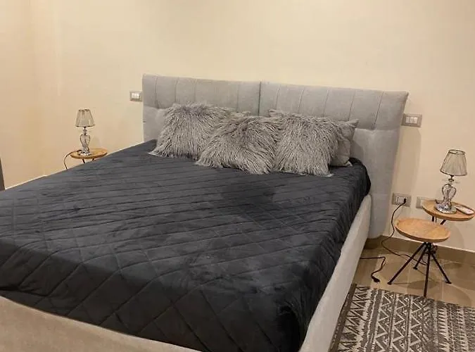 Gallia 60 Guest House