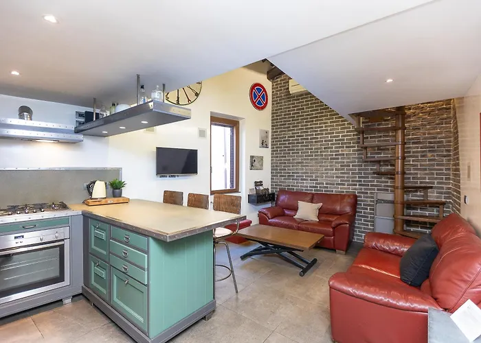Mou Trastevere House By Rental In Rome