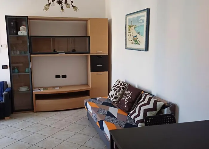Pretty Little Apartment