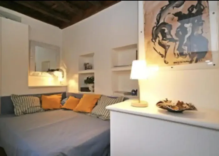 Elegante Mini Studio In The Heart Of Rome