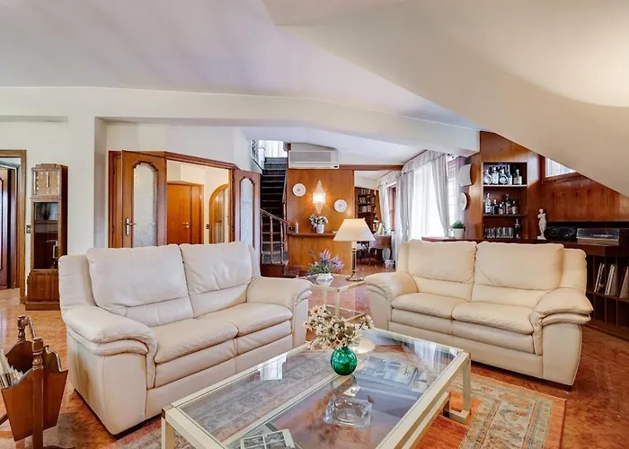 The Elegant Penthouse - Ampio Attico Con Posto Auto