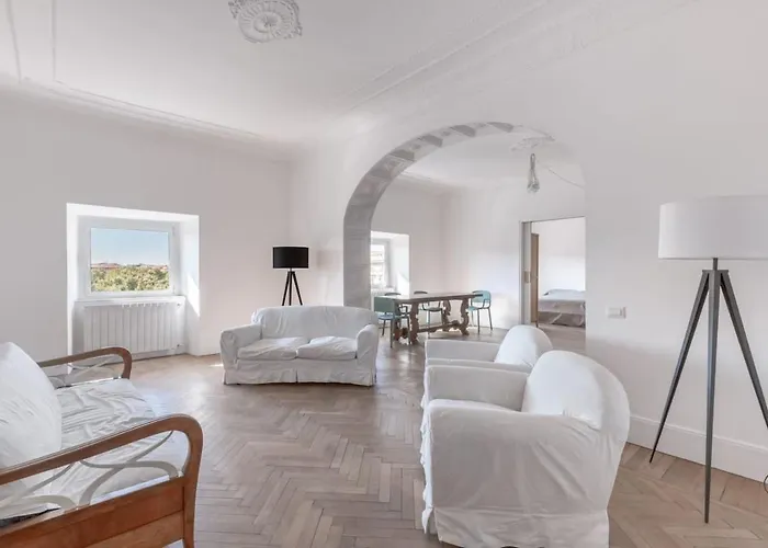 Vittorio Luxury Panoramic Apartment