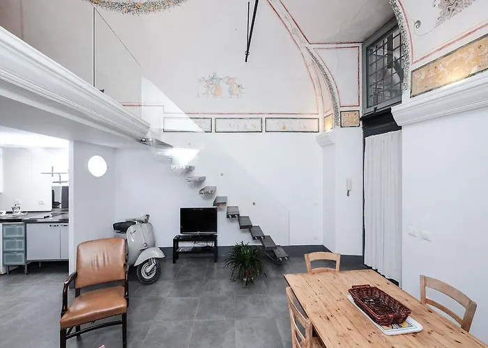 Ancient Trastevere Vespa Loft