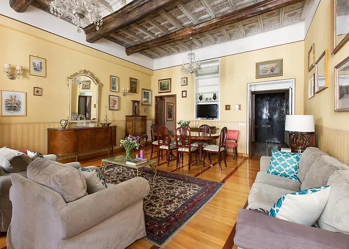 Romac Villa Medici 3-Bedroom Holiday Apartment Near Spanish Steps