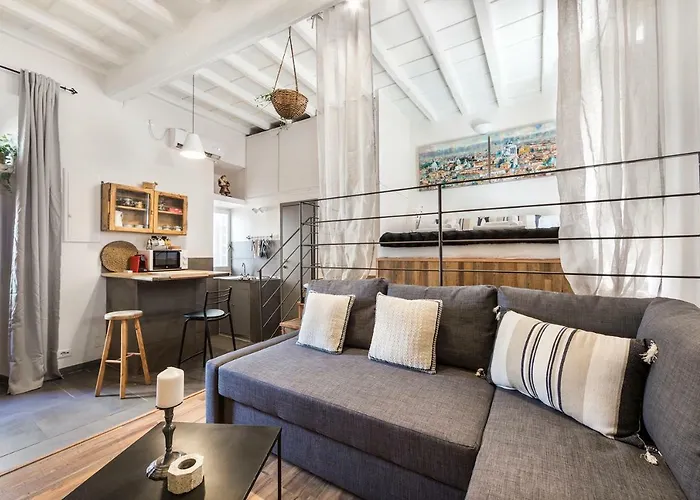 Iflat Trastevere Bianca\'S House