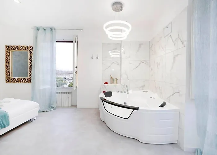 White Panoramic Jacuzzi Suite Trastevere - Top Collection