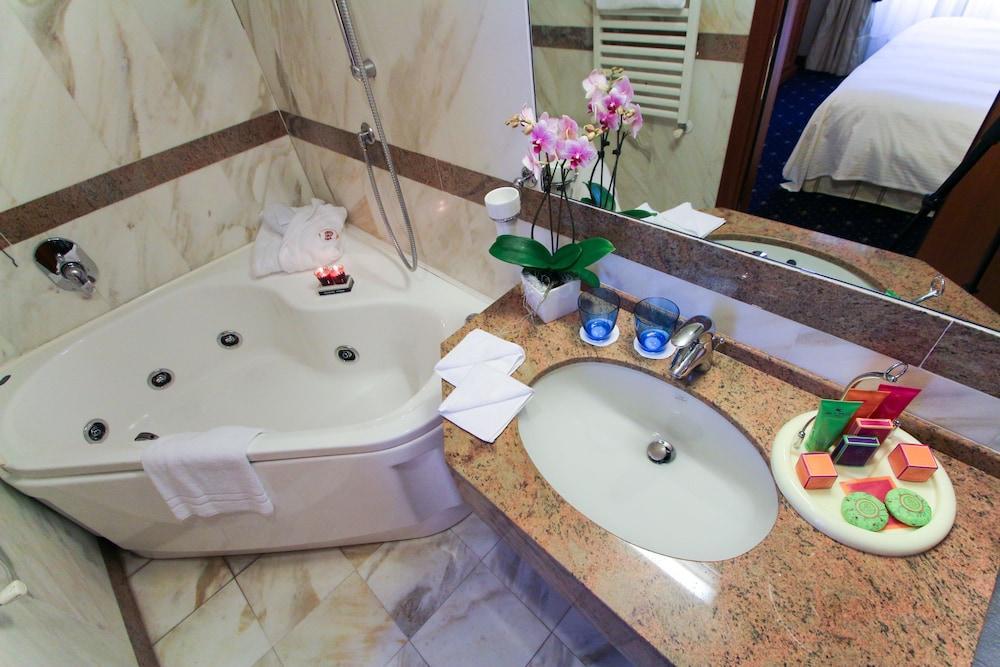 Unaway Empire Hotel Rome