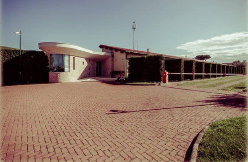 All Ways Garden & Leisure 4*