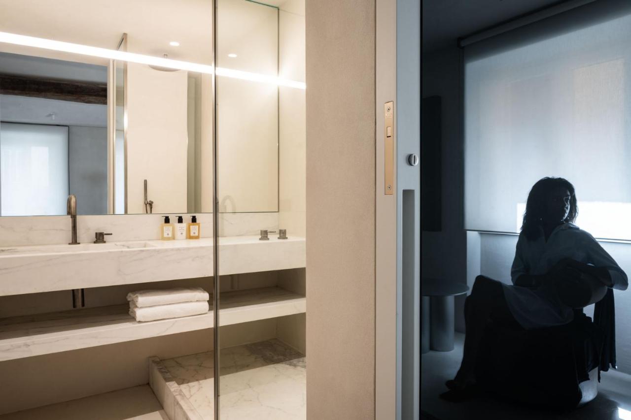 Hotel Scenario