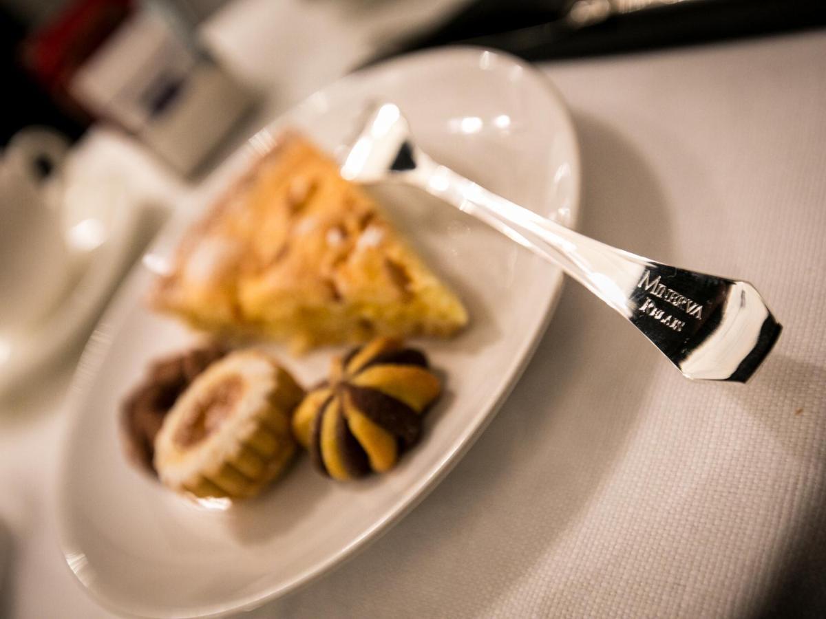 Couette-café Minerva Relais 3*
