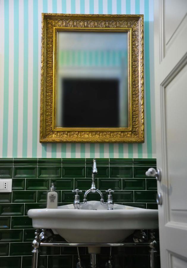 Regal House Capucci 6 Guest house Rome