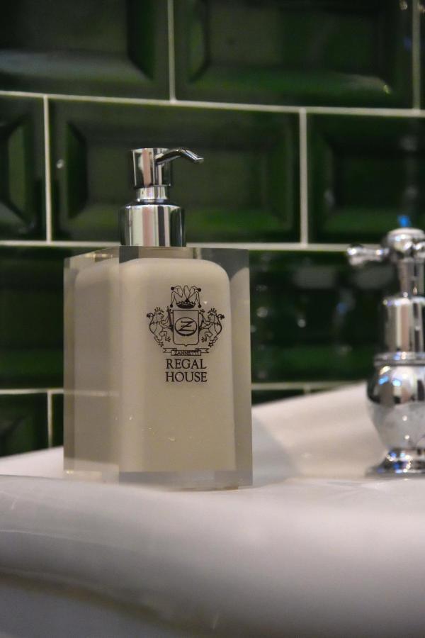 Guest house Regal House Capucci 6