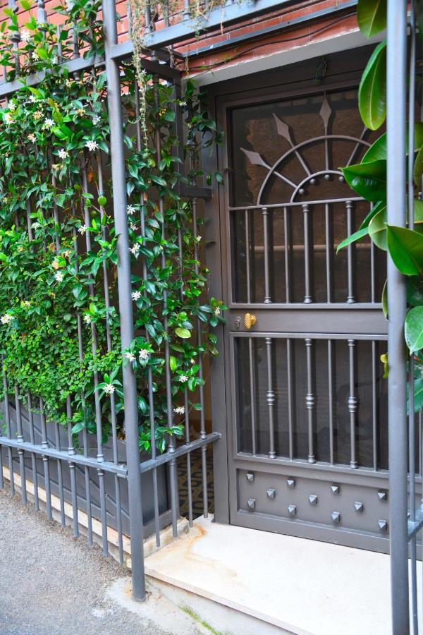 Guest house Regal House Capucci 6 *
