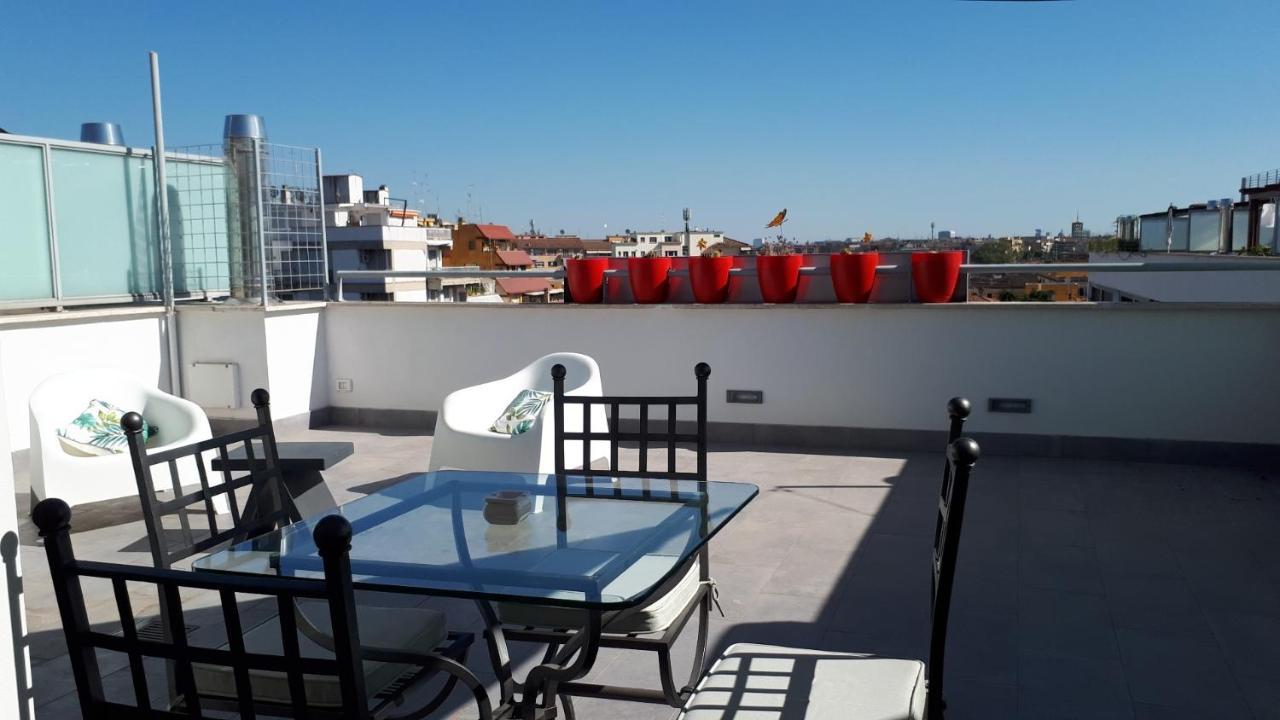 Penthouse 41 In Trastevere With Big Terrace Appartamento Roma