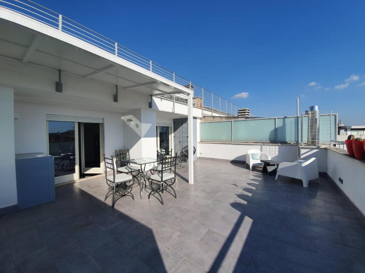 Penthouse 41 In Trastevere With Big Terrace