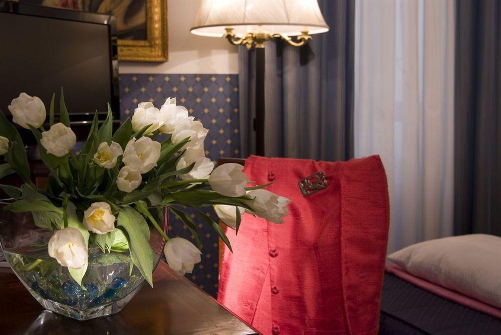 Hotel Des Artistes 3*