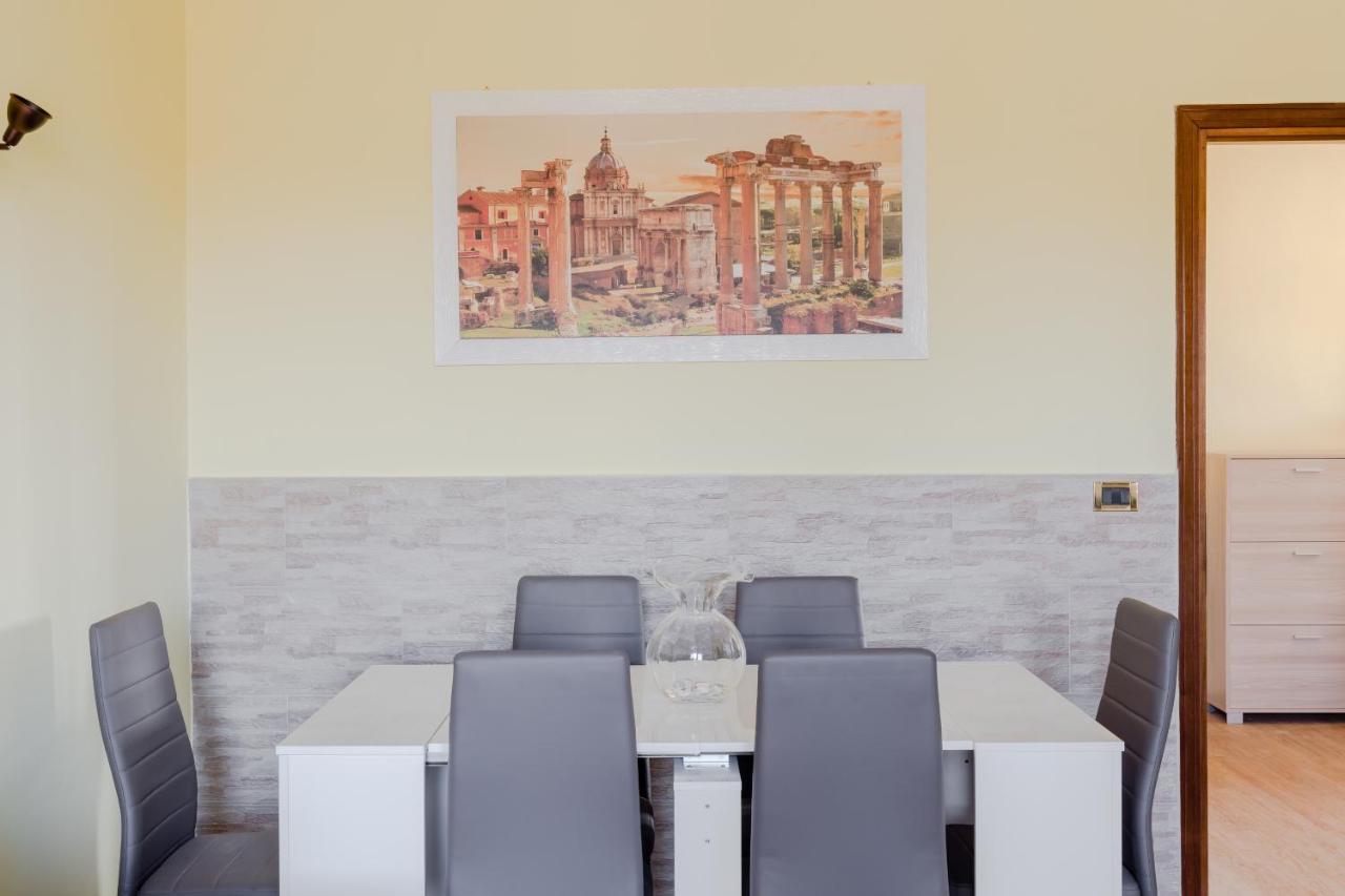 Apartamento Le Rondini Apartment, 5 Persone, 2 Balconi, Policlinico Tor Vergata E Casilino *