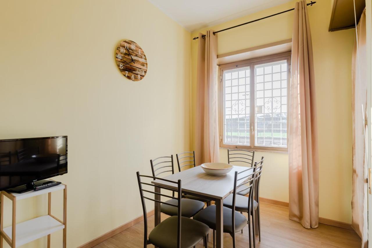 Apartamento Le Rondini Apartment, 5 Persone, 2 Balconi, Policlinico Tor Vergata E Casilino