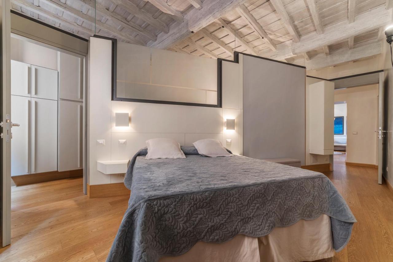 Piazza Navona Elegant Apartment *