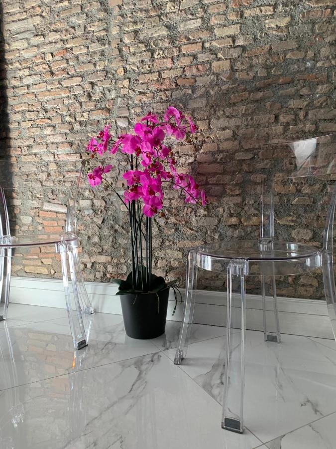 Rhome Luxury Bed & Breakfast