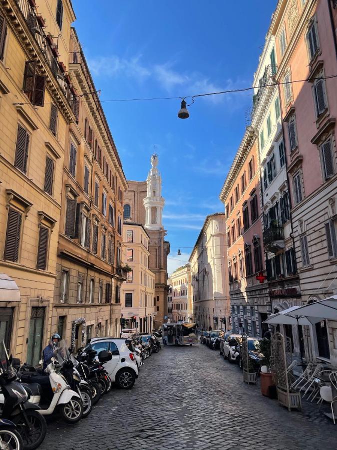 Holidays At Charme Apartment Rome