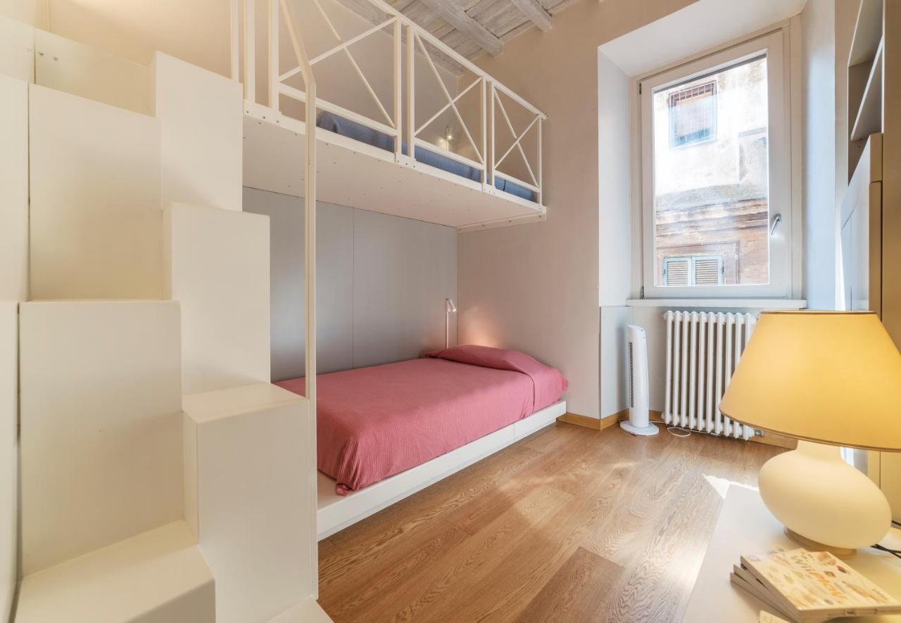Piazza Navona Elegant Apartment