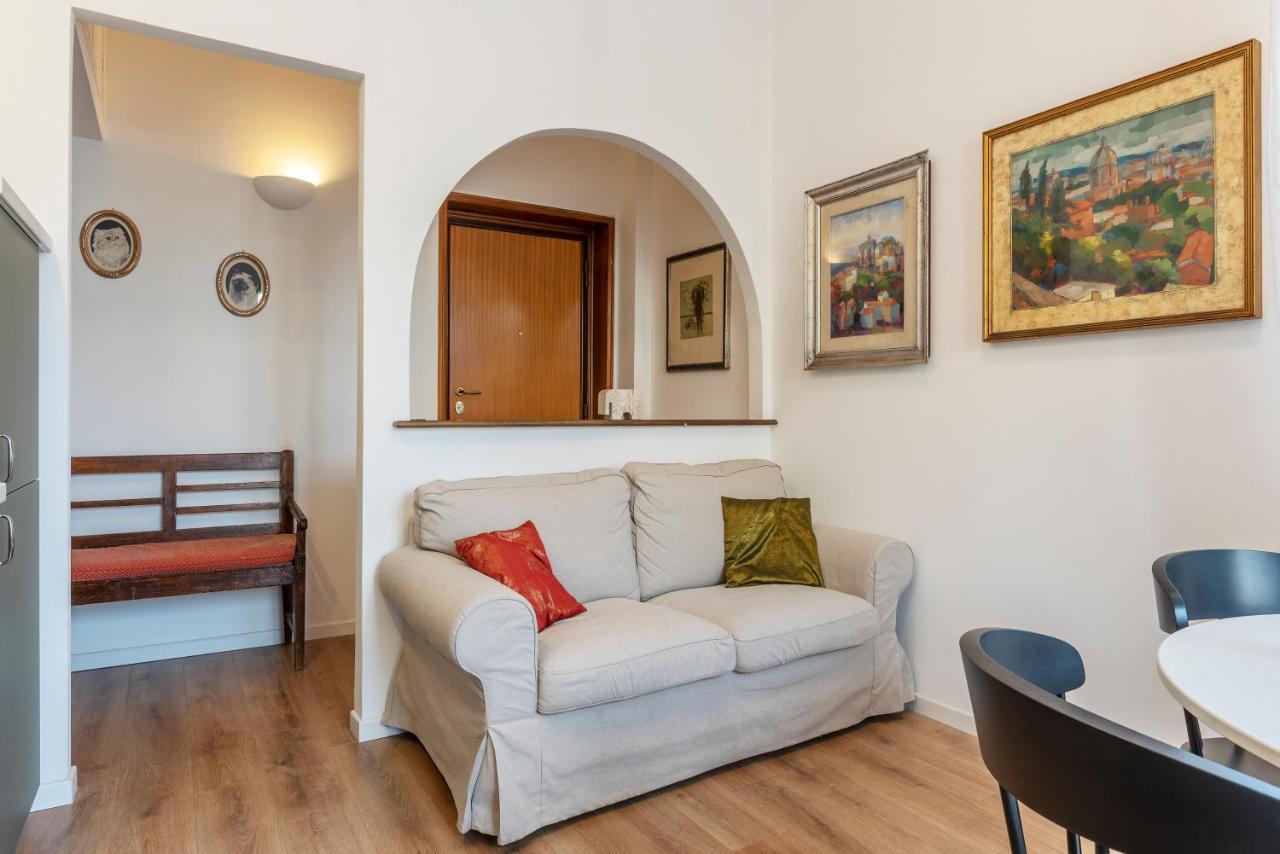 Apartment A Borgo Pio Con Ampio Terrazzo! Rome