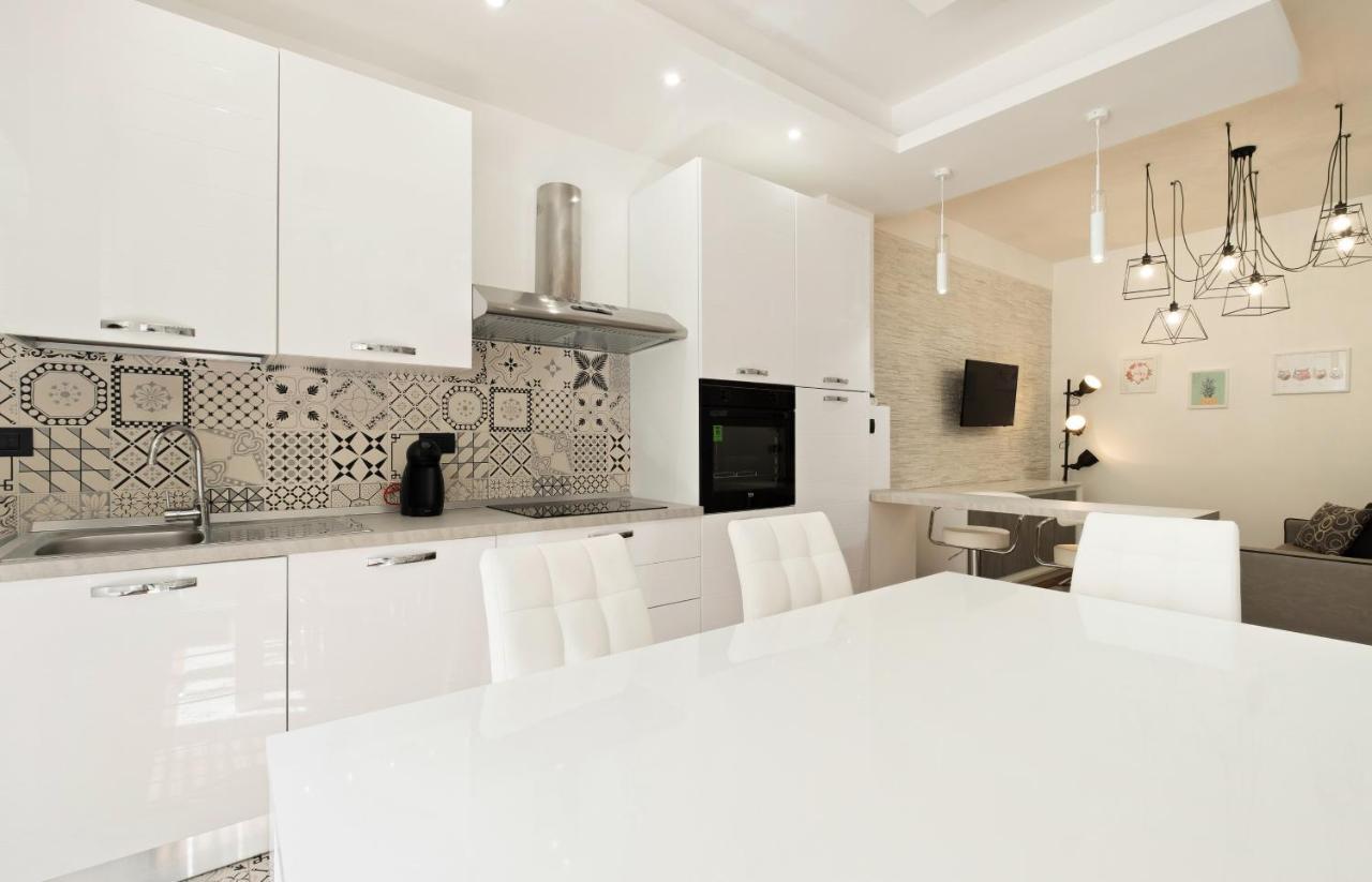 Appartement 3 Bed Modern Flat - 15 Minutes Walk To Colosseum