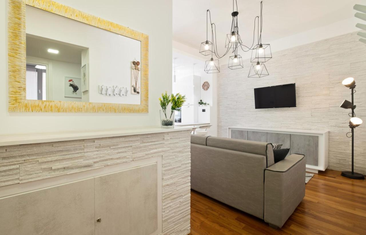 3 Bed Modern Flat - 15 Minutes Walk To Colosseum Appartement *