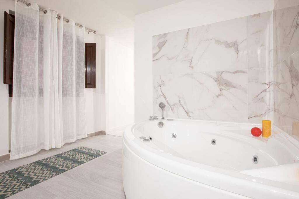 Unforgettable Split Level Jacuzzi Navona * Roma