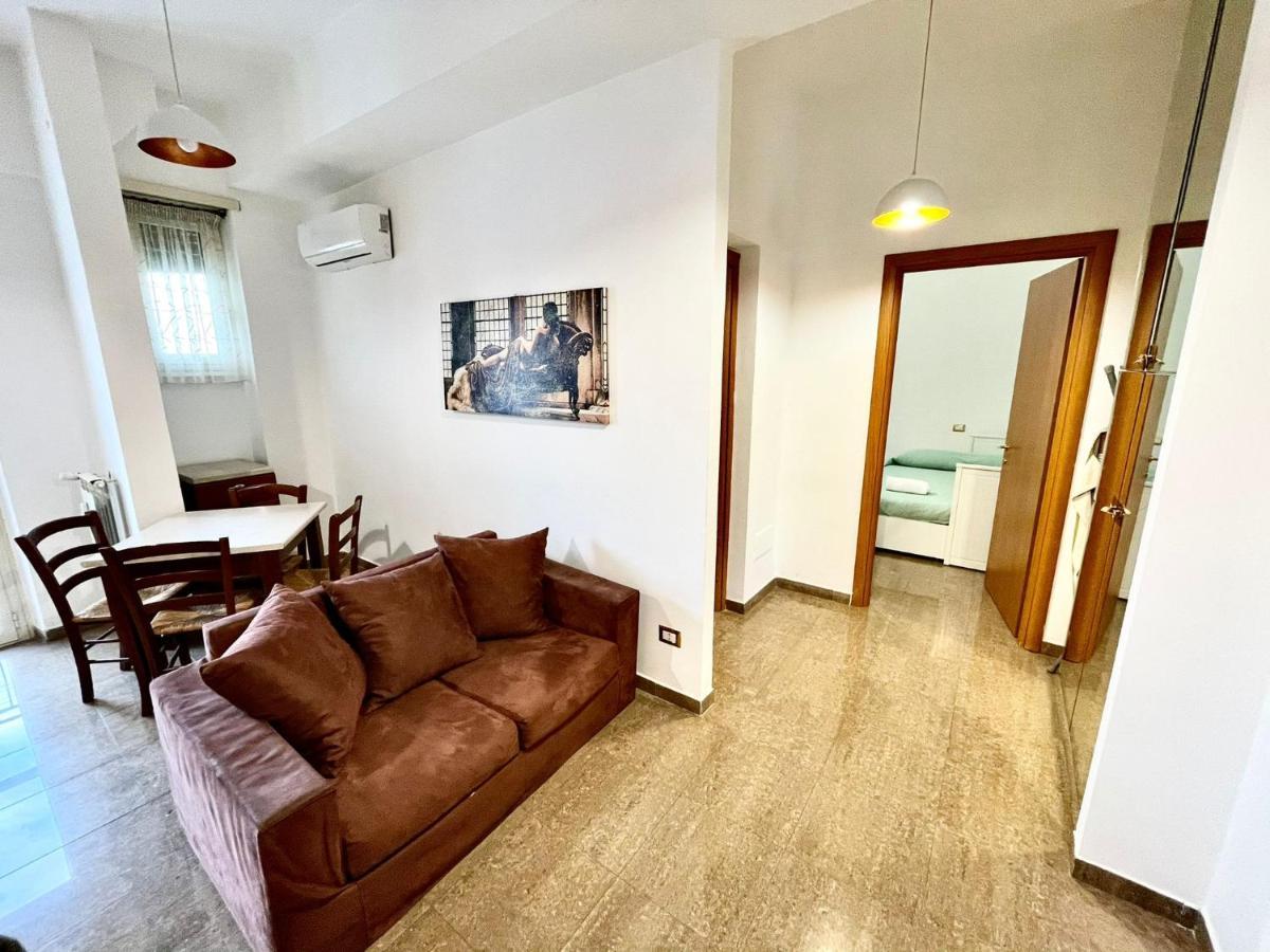 Interno Dieci Apartment *