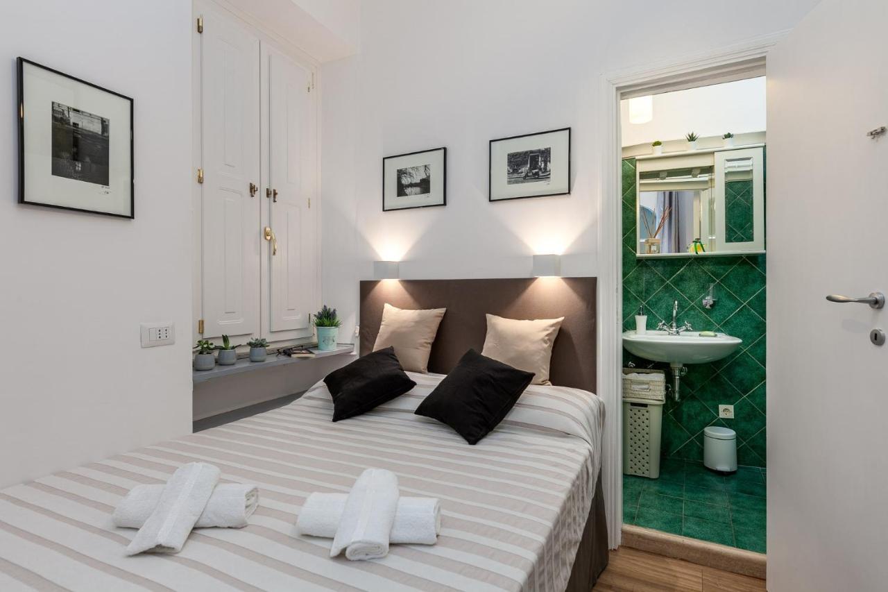 Vicolo Antico Rome