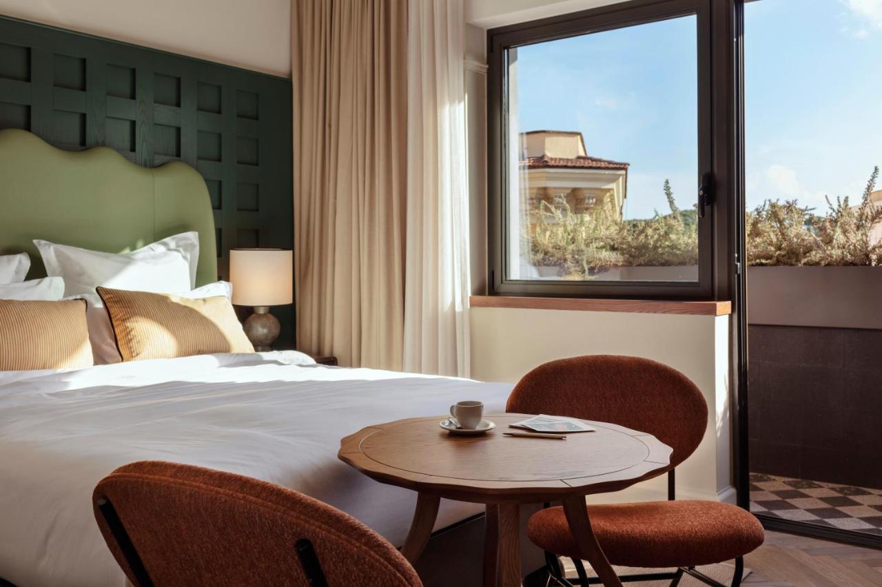 The Hoxton, Hotel