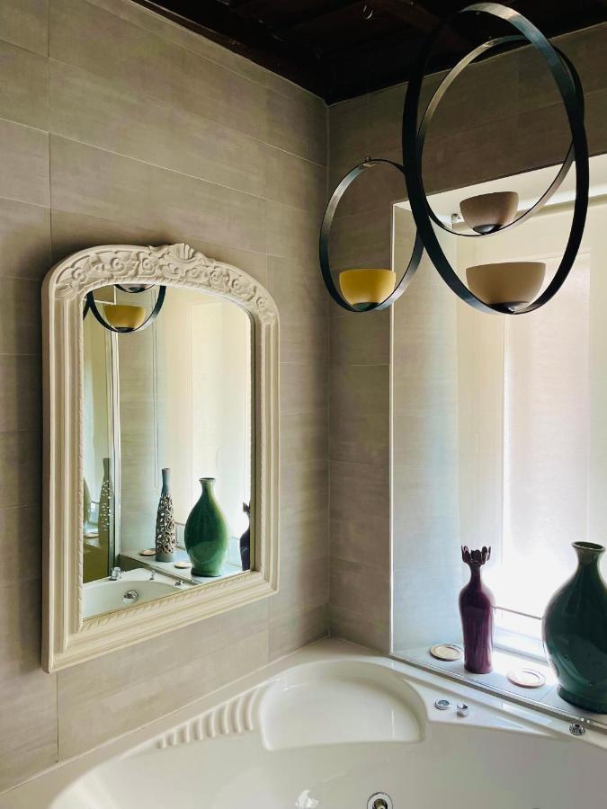 Town House Spagna- Luxury With Jacuzzi Bath *