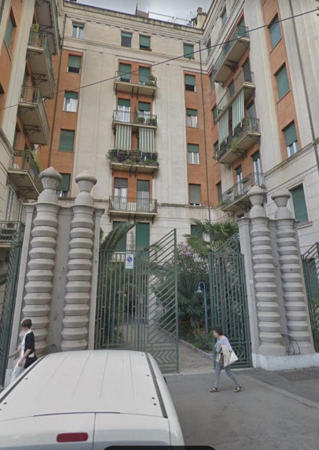 Clarahousemanzoni Roma