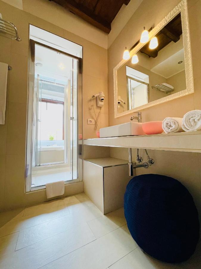 Town House Spagna- Luxury Rooms With Jacuzzi Bath Roma