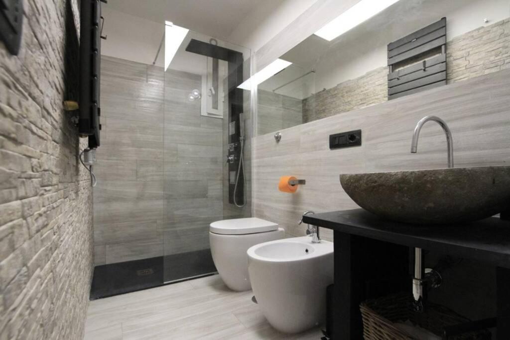 Elegant In Inner At Vatican - Netflix And Optical Fiber Apartment