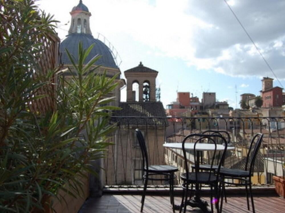 Rsh Imperial Forum Apartment