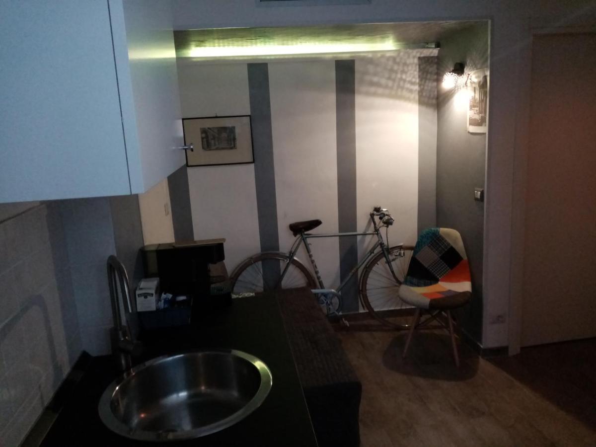 Apartment Retro Art House
