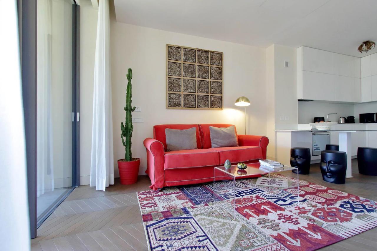 Luxury Domus 1 *
