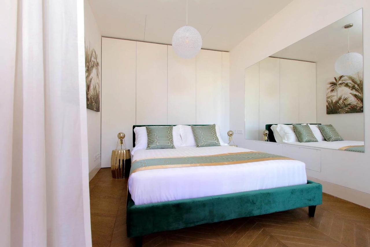 Luxury Domus 1 *