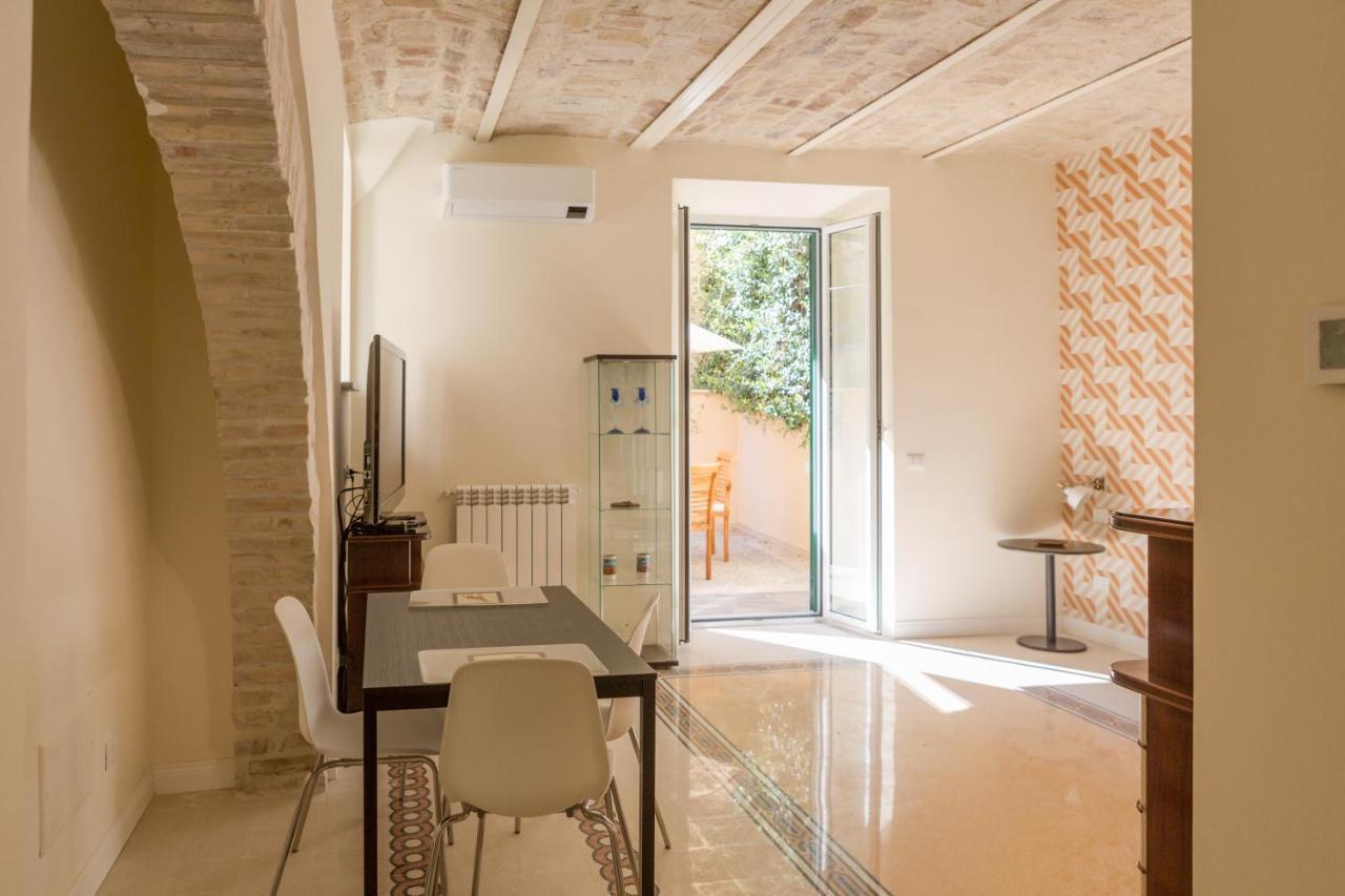 Apartment Romantica With Dehors Near San Giovanni *