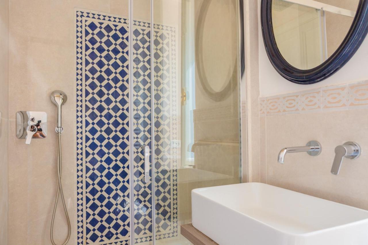 Apartamento Romantica With Balcony Near San Giovanni Roma