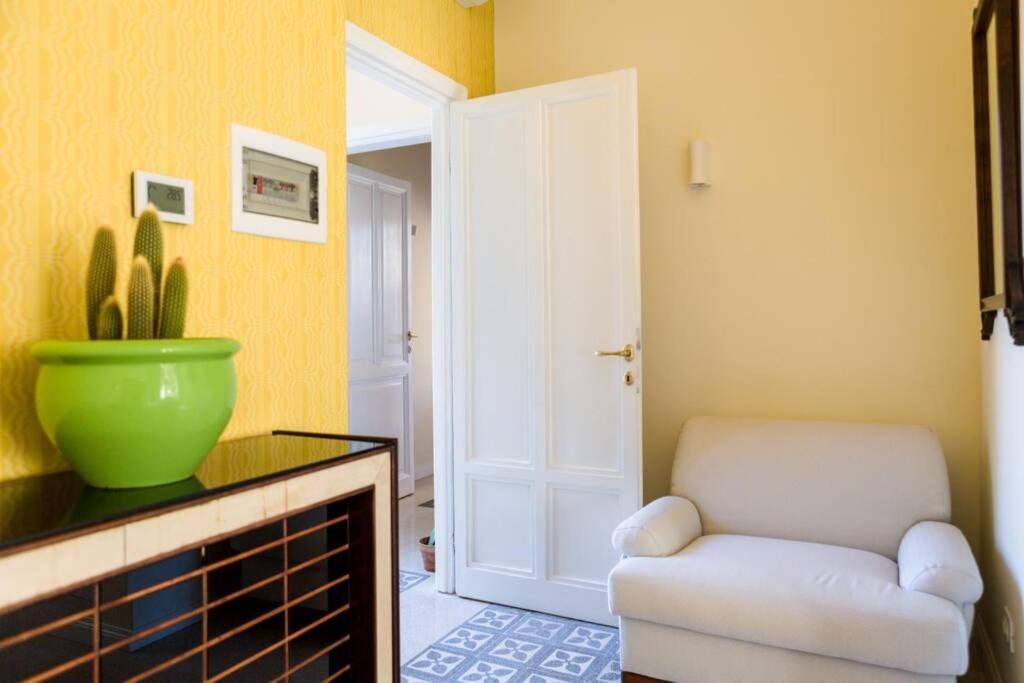 Romantica With Balcony Near San Giovanni Apartamento Roma