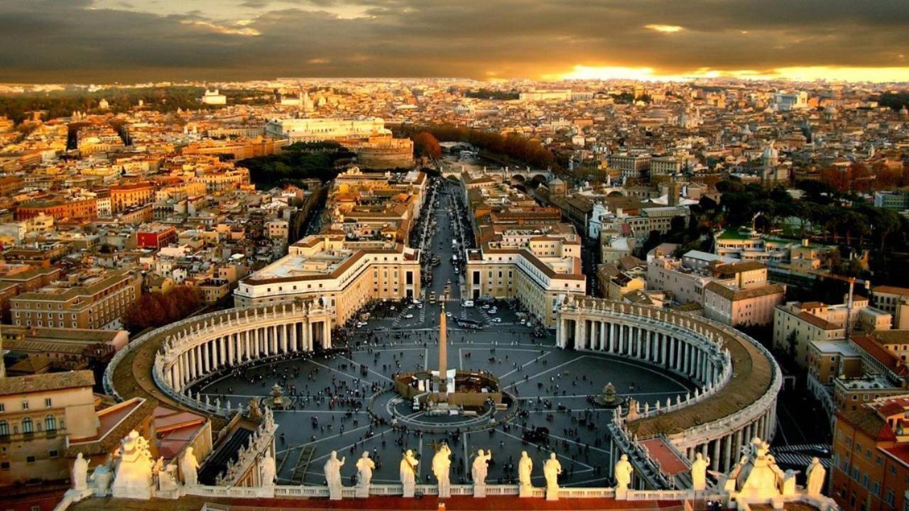 Salotto Musei Vaticani * Rome