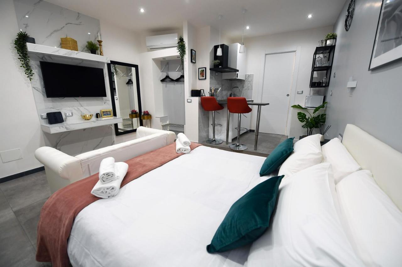 Easy Holidays - Suite Colosseo * Rome
