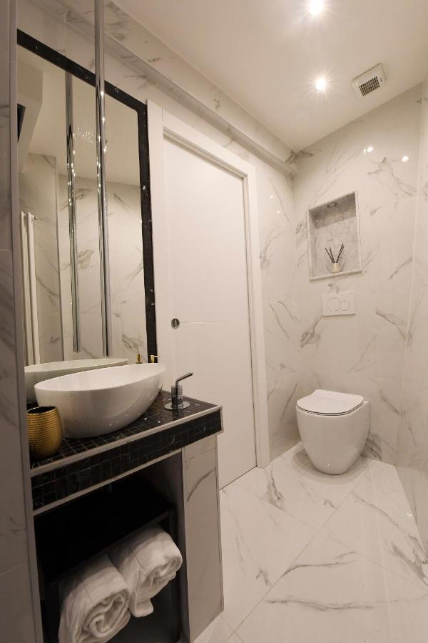 Easy Holidays - Suite Colosseo Apartment Rome