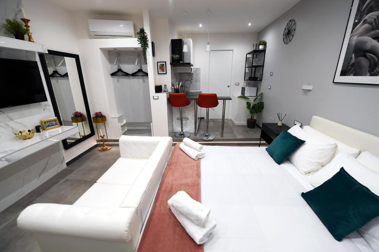 Easy Holidays - Suite Colosseo Apartment