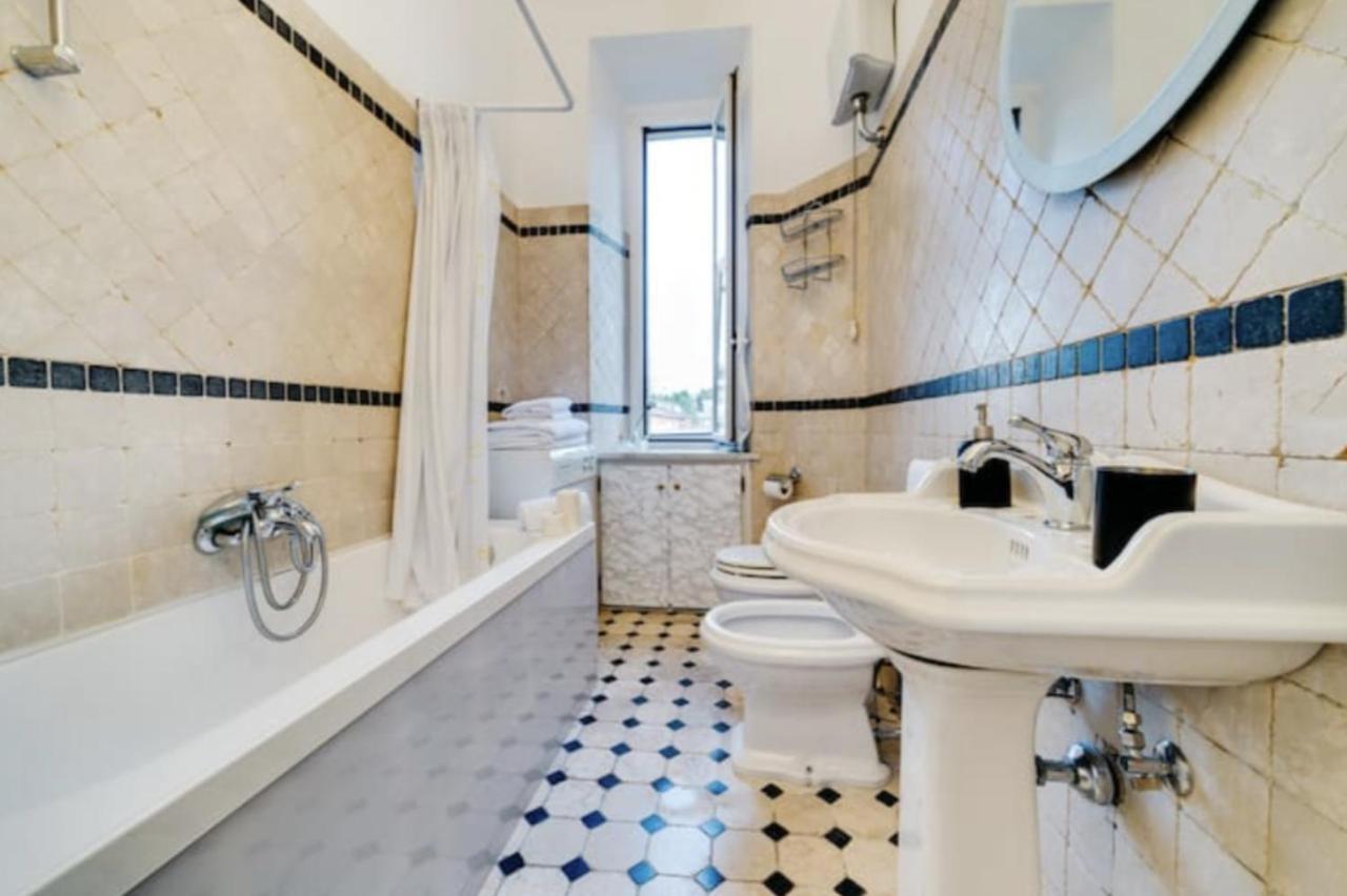 Sunny Flat In Elegant Building Close To Colosseum Apartment Rome